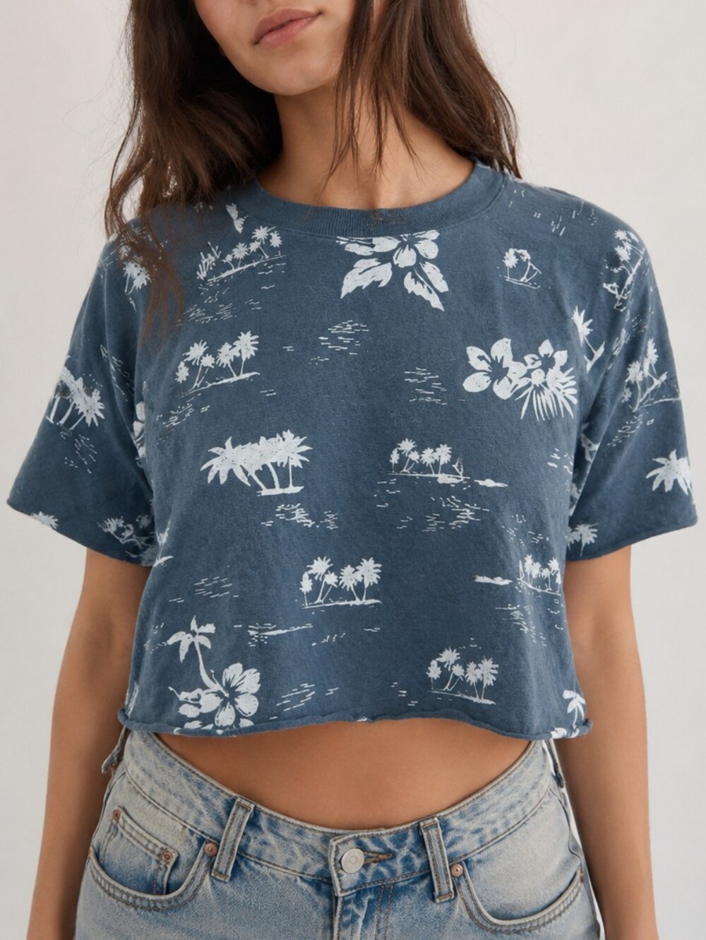 Monrow NWT Hawaiian Print Crop Cut-Off Sweatshirt